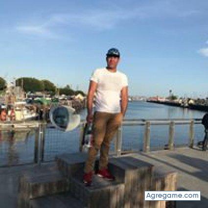 carlosgrgarcia chico soltero en North Hollywood