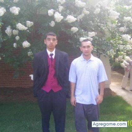 kobraa chico soltero en Wake Forest