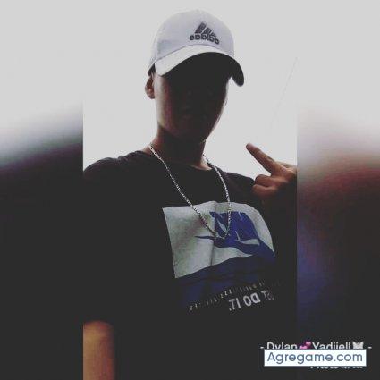 DylanActibo chico soltero en Machala