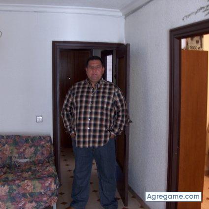 PECERLI chico soltero en Madrid