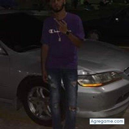 yadielrivera7282 chico soltero en Shelton