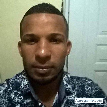 vladimirr9865 chico soltero en Yamasá