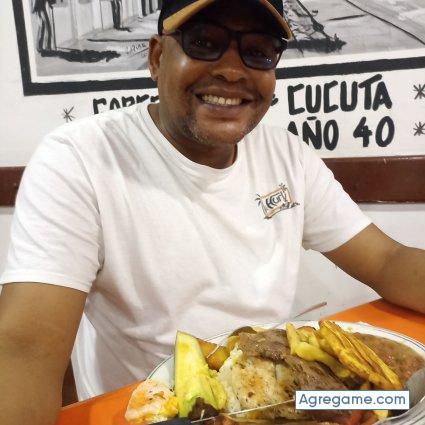 Macury chico soltero en Duitama