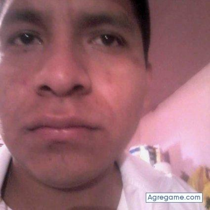 Ensimismado chico soltero en Leesburg