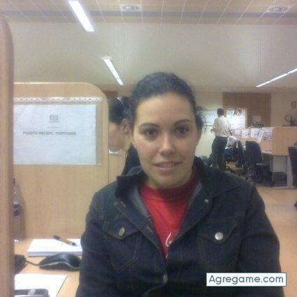 laurys chica soltera en Cistierna