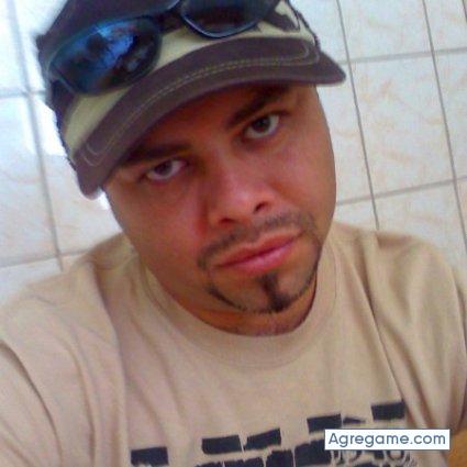 Residente chico soltero en 