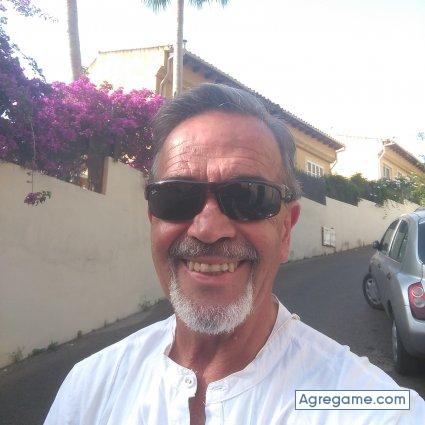 Mesa01 chico separado en Palma De Mallorca