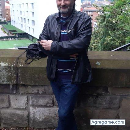 Txarliman chico soltero en Bilbao