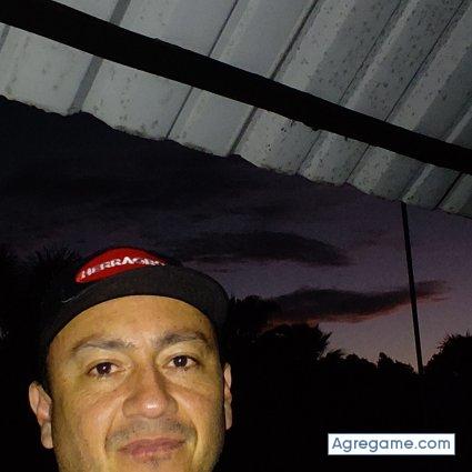 JIJO1277 chico separado en Manizales