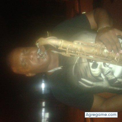 pedromusico chico soltero en Mayarí