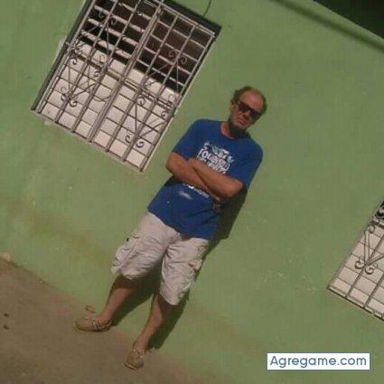 Robymotor chico soltero en 