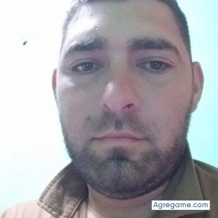 Demuth chico soltero en Crespo