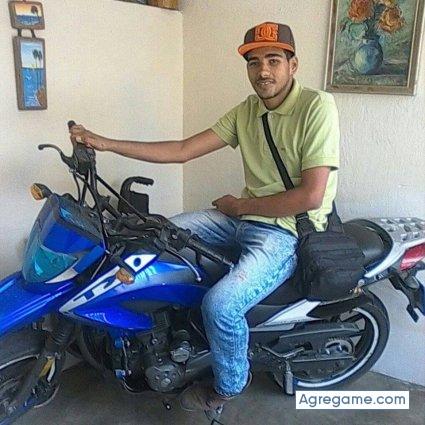 ezequielblanco9721 chico soltero en Barinas