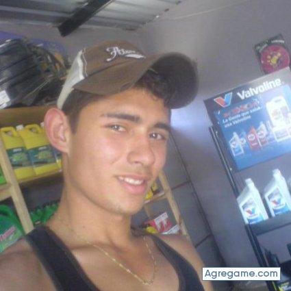 carloscisneros chico soltero en Siguatepeque