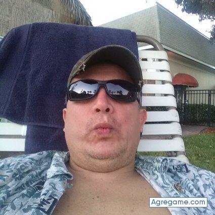 Miguelseperak chico soltero en Anderson