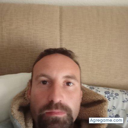 Unomasenelmundo chico soltero en Alcudia De Guadix