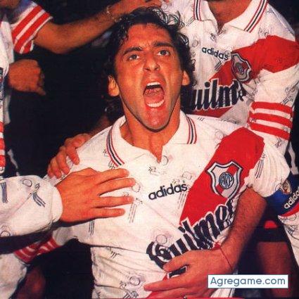 millonario chico soltero en Centenario