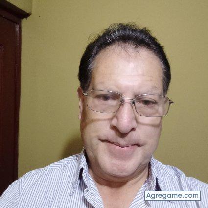 ALAJEBO chico divorciado en Quito
