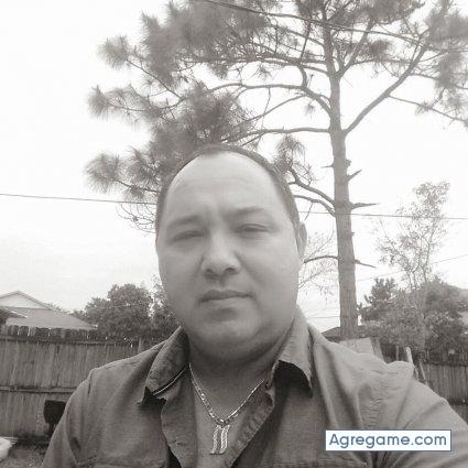 NAGG46 chico soltero en Fredericksburg