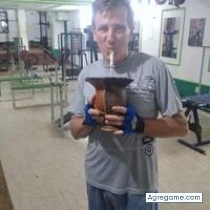 enriquefeldmann chico soltero en Río Mayo