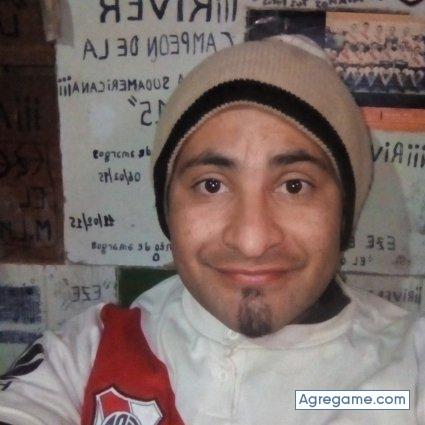 LEASDELMILLO chico soltero en Zárate