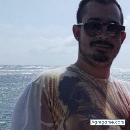 Encor chico soltero en Buda