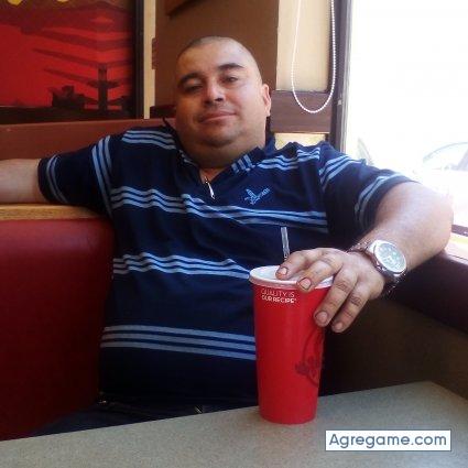 IsrraFlo chico soltero en San Salvador