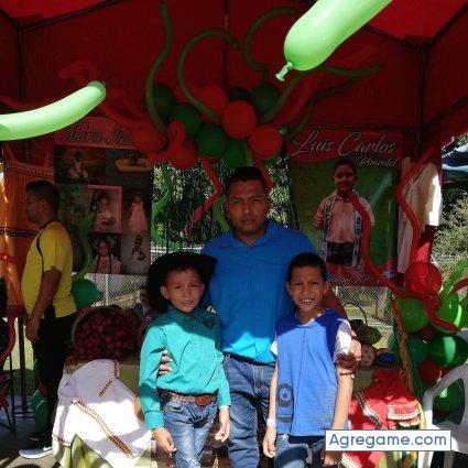 carloshernandez2303 chico soltero en Alto Boquete