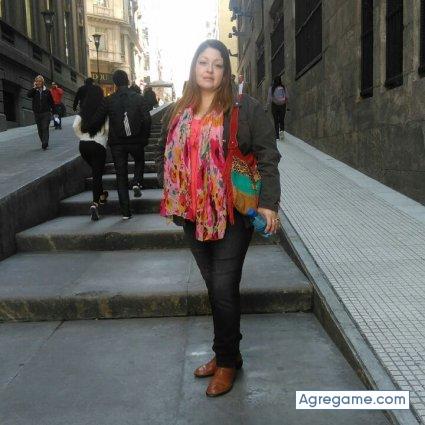 Silvinatissera chica soltera en Río Segundo