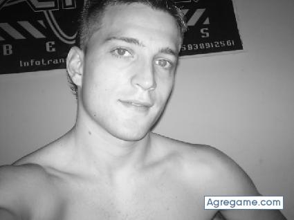 eLRuBiaLeS chico viudo en Castelldefels