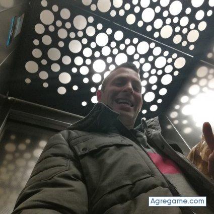 Pichin33 chico soltero en Brea Guisamo