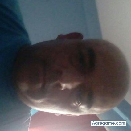 Gernertobo chico soltero en Cartago