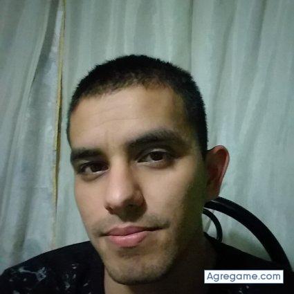 Adolfomb chico soltero en Madera