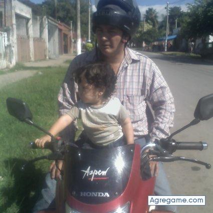 Omar05 chico soltero en Río Seco