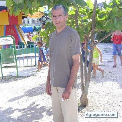 AAlonso chico divorciado en Centro Habana