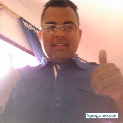 Esojzurr chico soltero en Ureña