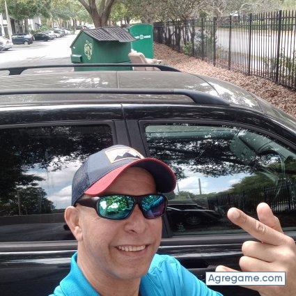 14497302 chico soltero en Florida City