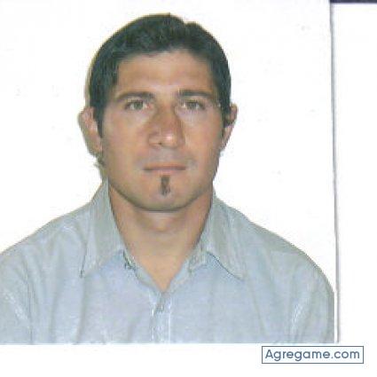 GUSTI chico soltero en Chillar