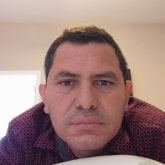 Busco ligar. A una mujer. Un hombre