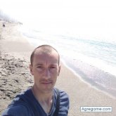 Busco hacer amistades. English
Living in