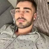 Bombero. Instagram nada más..