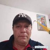 Empreado. Busco pareja.