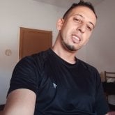 Artista. Busco conocer gente. Busco