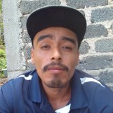 Busco pareja. Soy discreto y amable me