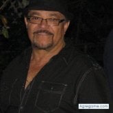Encuentra Hombres solteros en Miami