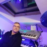 Busco ligar. Cerco dones. Entre 50 i 70