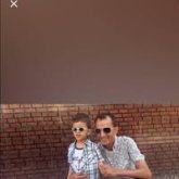 Muy géneroso
Y trato muy bien una