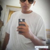 Trabajo en la casa. Busco conocer gente.