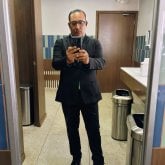 Gerente general. Busco ligar. Conocer