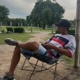 Bastante amigable le guste el diálogo.